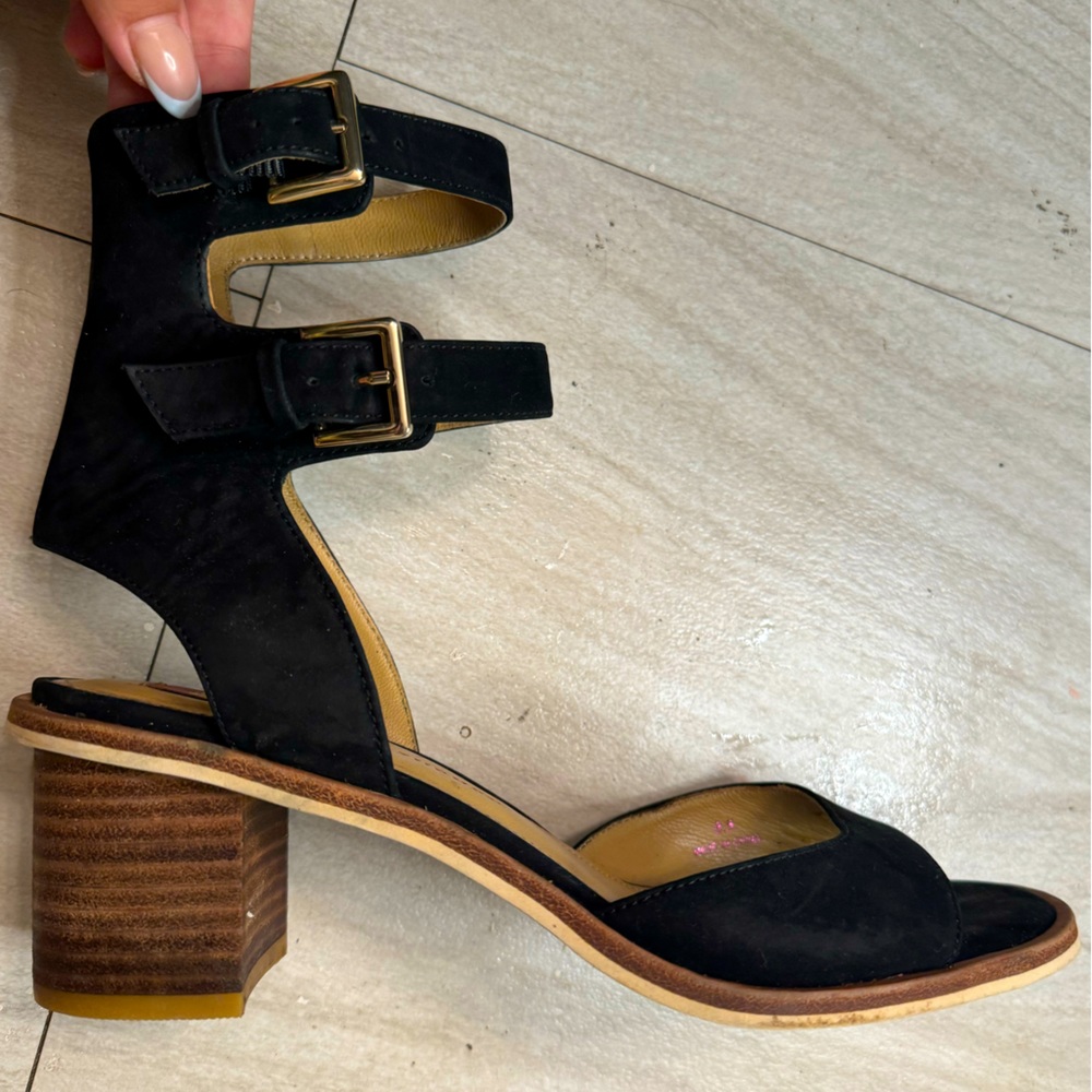 elaine turner sandals